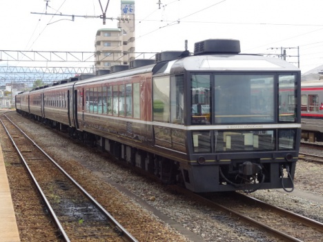 「伊豆・箱根ものがたり」に使用される客車（イメージ）