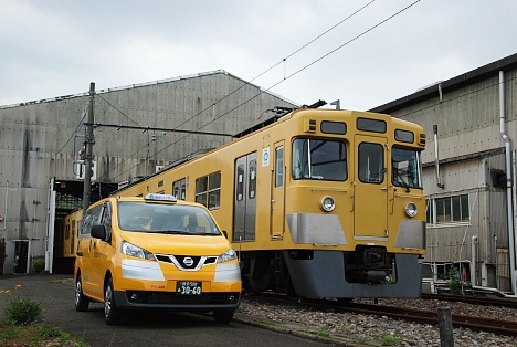 西武鉄道　幸運の黄色いタクシー