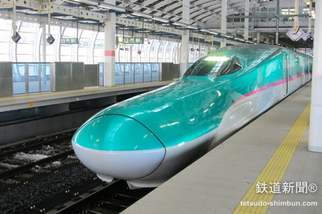「はやぶさ」「はやて」として北海道新幹線にも乗り入れる「E5系」