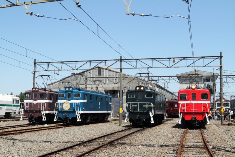 聖火リレーに使用される秩父鉄道の電気機関車